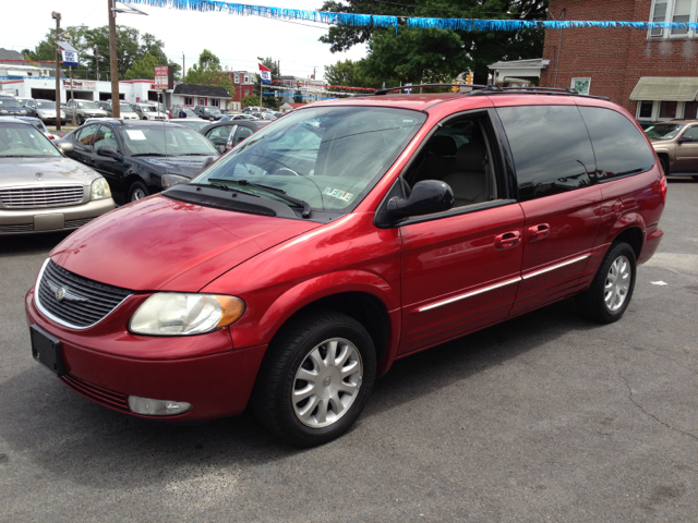 2003 Chrysler Town and Country Quad Coupe 3