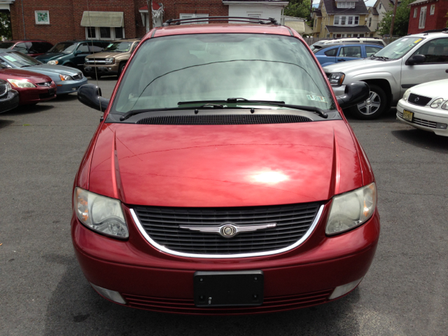 2003 Chrysler Town and Country Quad Coupe 3