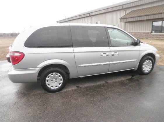 2003 Chrysler Town and Country Quad Coupe 3