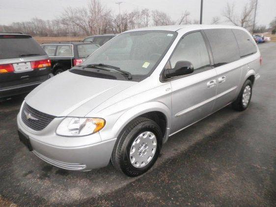 2003 Chrysler Town and Country Quad Coupe 3