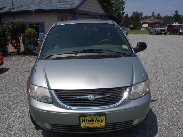 2003 Chrysler Town and Country Quad Coupe 3