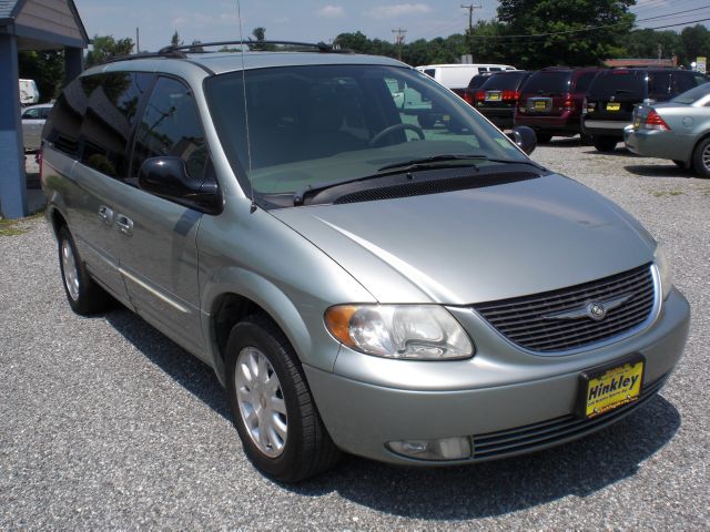 2003 Chrysler Town and Country Quad Coupe 3