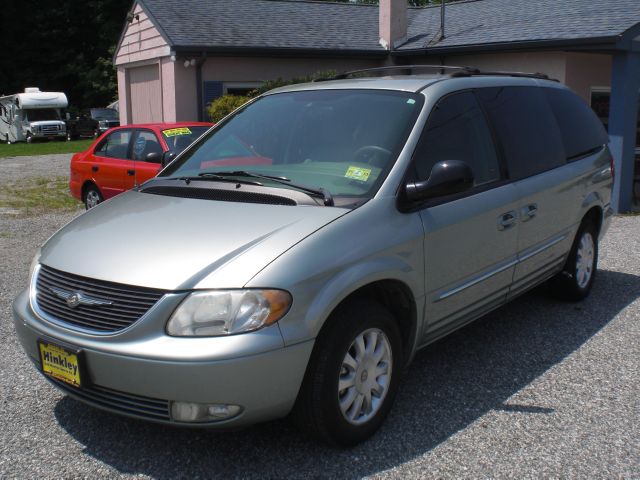 2003 Chrysler Town and Country Quad Coupe 3