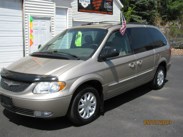 2003 Chrysler Town and Country H6 L.L. Bean