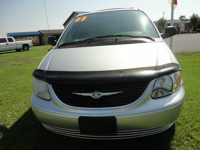 2003 Chrysler Town and Country 2WD 4dr SE