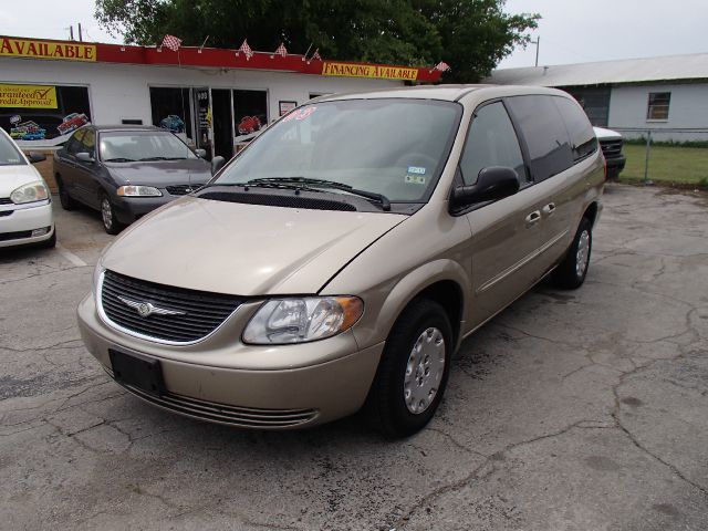 2003 Chrysler Town and Country Quad Coupe 3