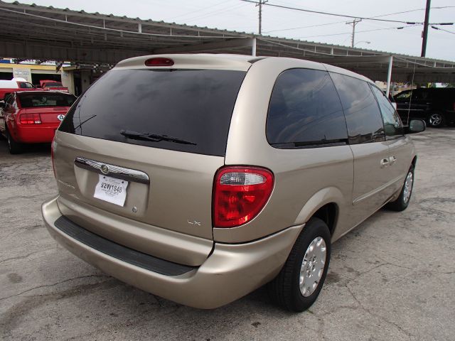 2003 Chrysler Town and Country Quad Coupe 3