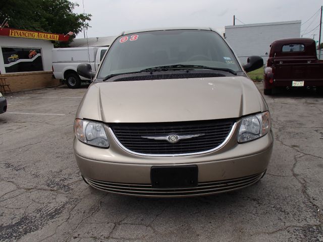 2003 Chrysler Town and Country Quad Coupe 3