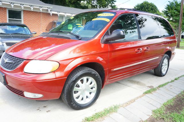 2003 Chrysler Town and Country Quad Coupe 3