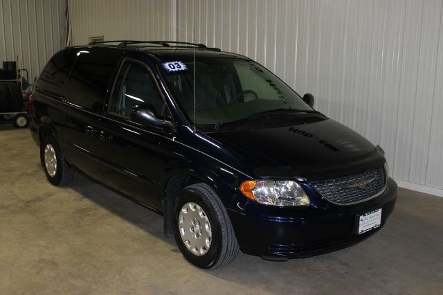 2003 Chrysler Town and Country Base