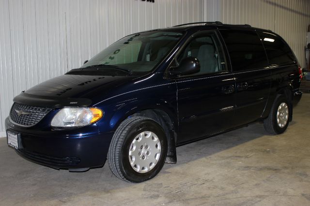 2003 Chrysler Town and Country Base