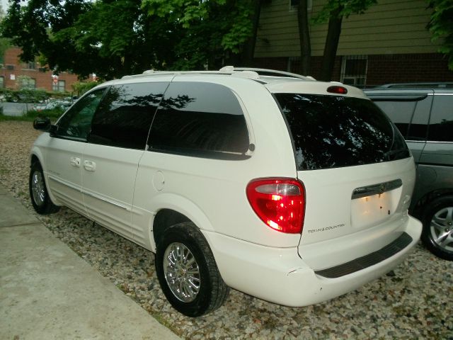 2003 Chrysler Town and Country Open-top