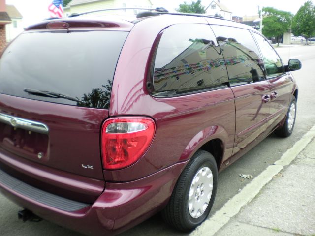 2003 Chrysler Town and Country Quad Coupe 3