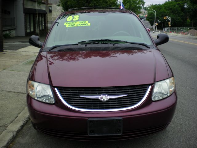 2003 Chrysler Town and Country Quad Coupe 3