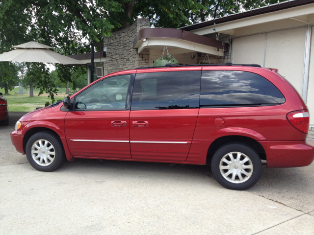 2003 Chrysler Town and Country Lariat 4WD Moon Roof