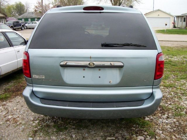 2003 Chrysler Town and Country Unknown