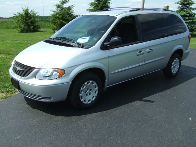 2003 Chrysler Town and Country Quad Coupe 3