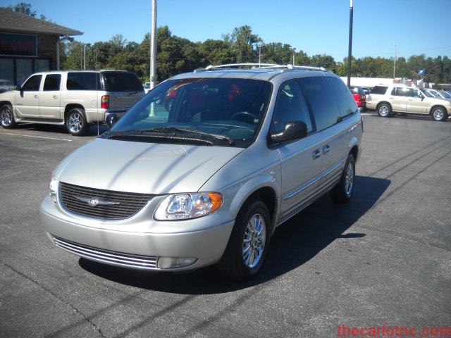 2003 Chrysler Town and Country SLT 25