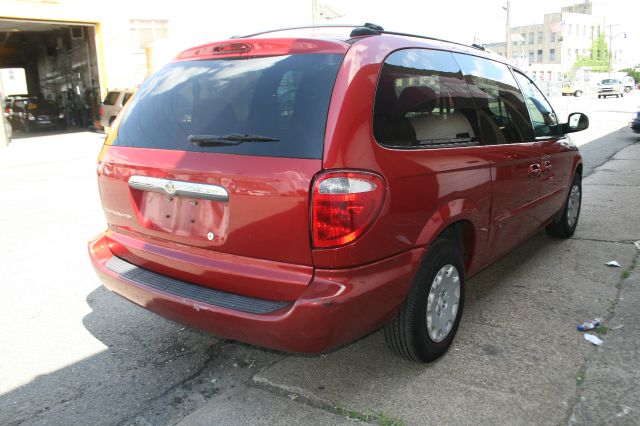 2003 Chrysler Town and Country Base