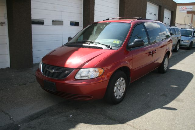 2003 Chrysler Town and Country Base