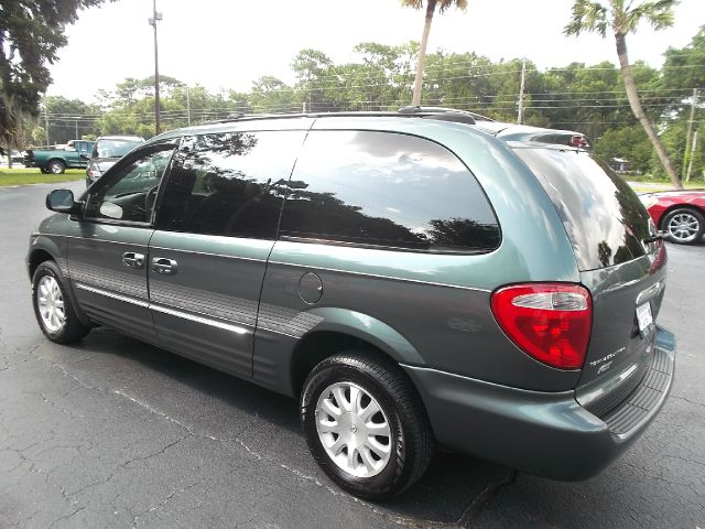 2003 Chrysler Town and Country H6 L.L. Bean