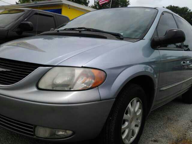 2003 Chrysler Town and Country S Sedan Under FULL Factory Warranty