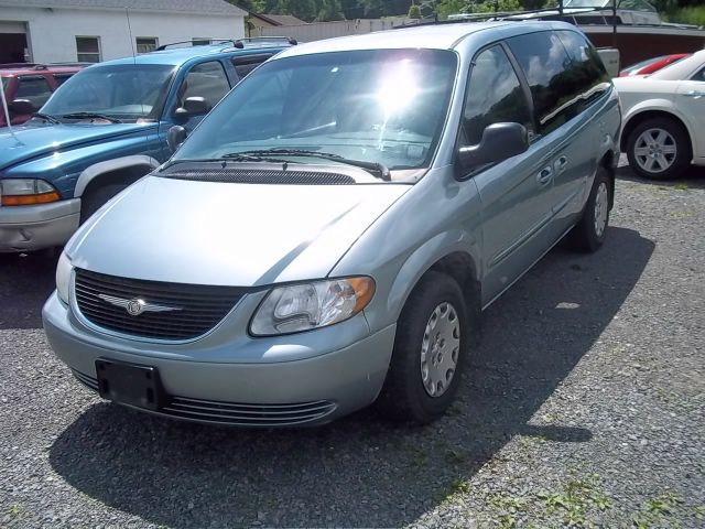 2003 Chrysler Town and Country Quad Coupe 3