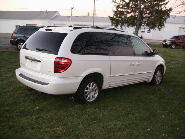 2003 Chrysler Town and Country Quad Coupe 3