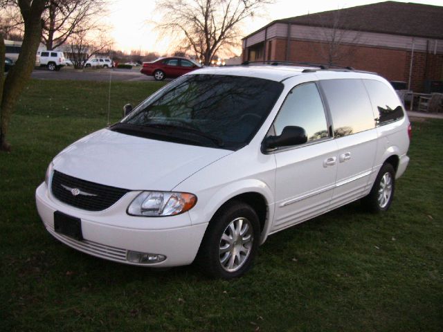 2003 Chrysler Town and Country Quad Coupe 3