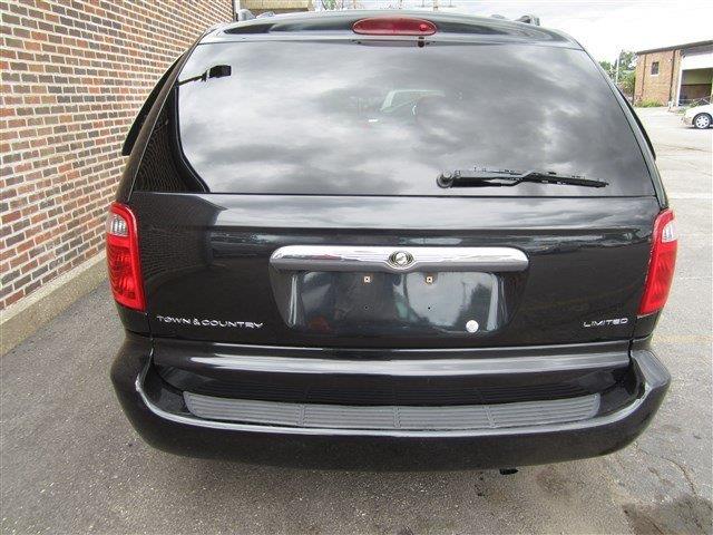 2003 Chrysler Town and Country SLT 25