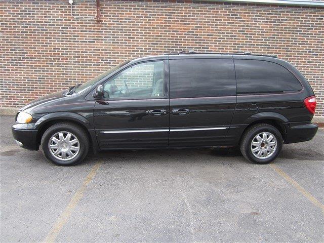 2003 Chrysler Town and Country SLT 25