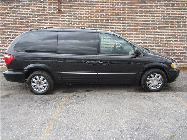 2003 Chrysler Town and Country SLT 25