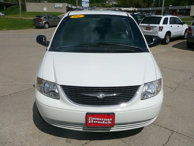 2004 Chrysler Town and Country 3.5