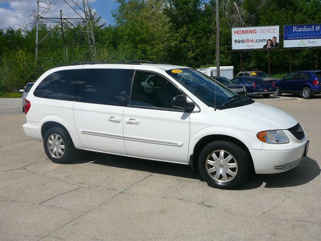 2004 Chrysler Town and Country 3.5