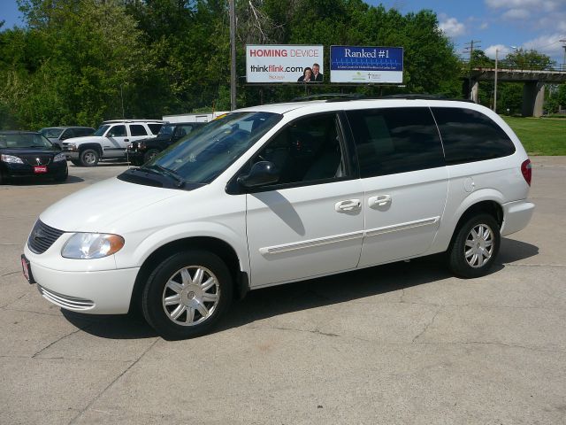 2004 Chrysler Town and Country 3.5