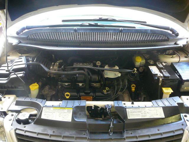 2004 Chrysler Town and Country 3.5