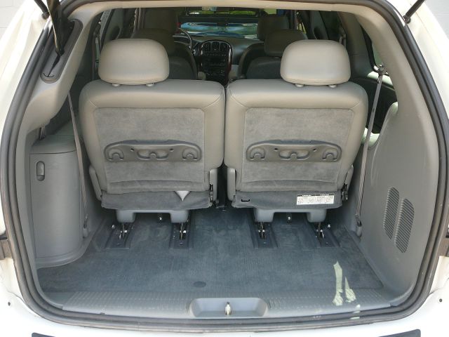 2004 Chrysler Town and Country 3.5