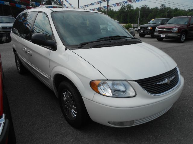 2004 Chrysler Town and Country SLT 25