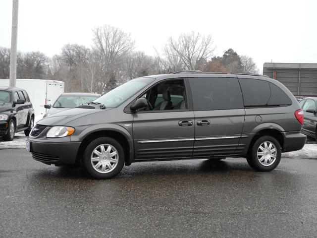 2004 Chrysler Town and Country 3.5