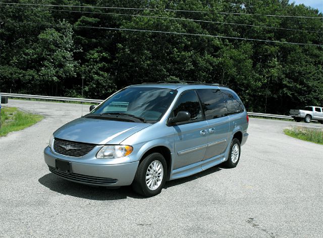 2004 Chrysler Town and Country E150 Base