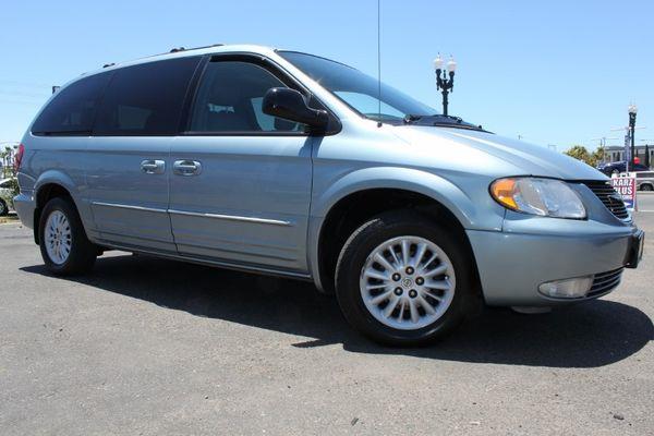 2004 Chrysler Town and Country 5 LS