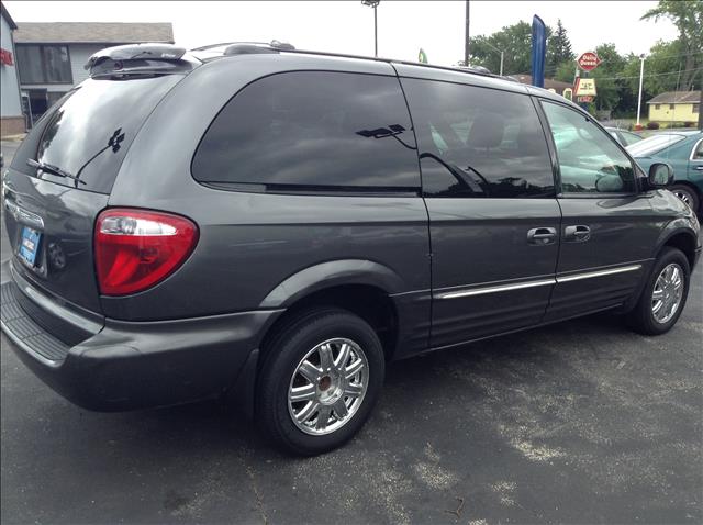 2004 Chrysler Town and Country 3.5