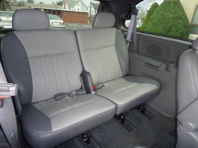 2004 Chrysler Town and Country 3.5