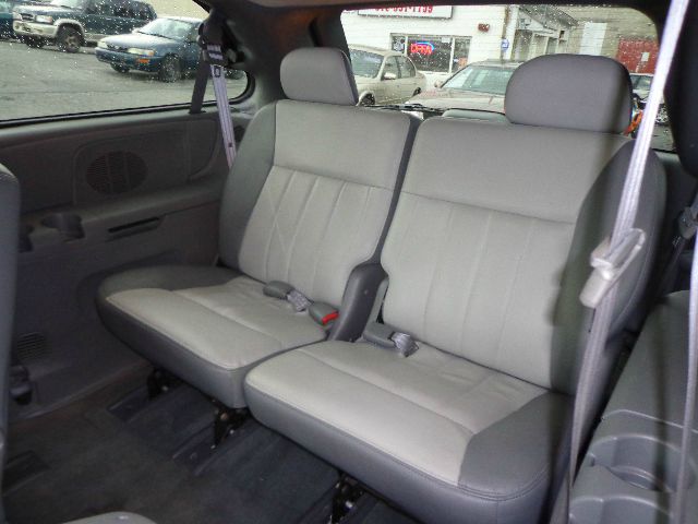 2004 Chrysler Town and Country 3.5