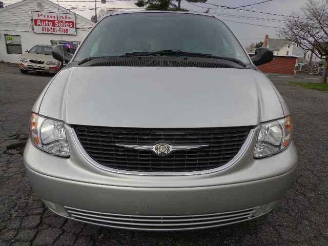 2004 Chrysler Town and Country 3.5