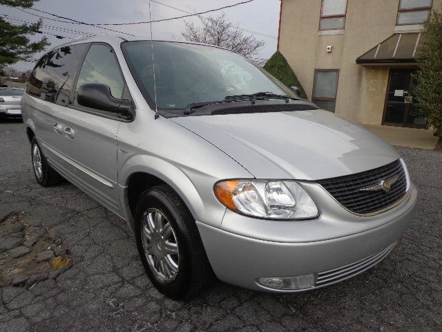 2004 Chrysler Town and Country 3.5