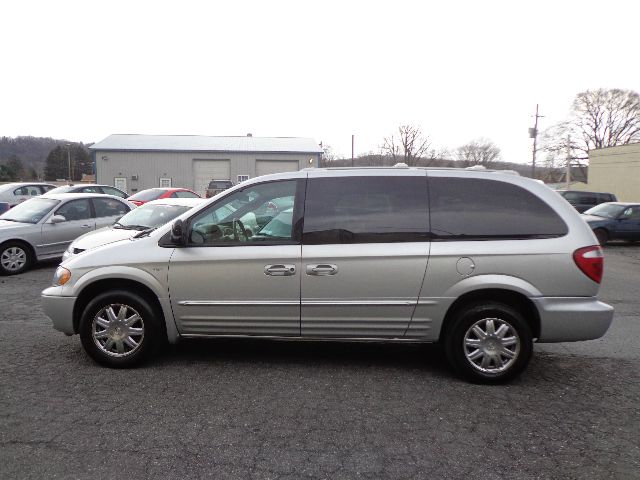 2004 Chrysler Town and Country 3.5