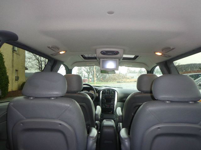 2004 Chrysler Town and Country 3.5