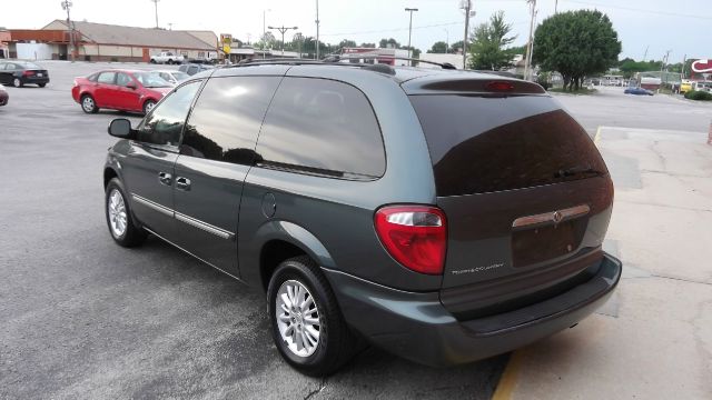 2004 Chrysler Town and Country GT Premium