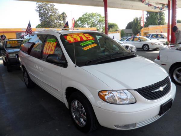 2004 Chrysler Town and Country Unknown